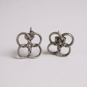 Tiffany & Co. Elsa Peretti Quadrifoglio Four Leaf Clover Silver Earrings